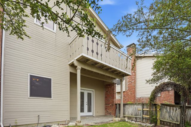 5845 Water Ridge Drive, Arlington, TX 76016