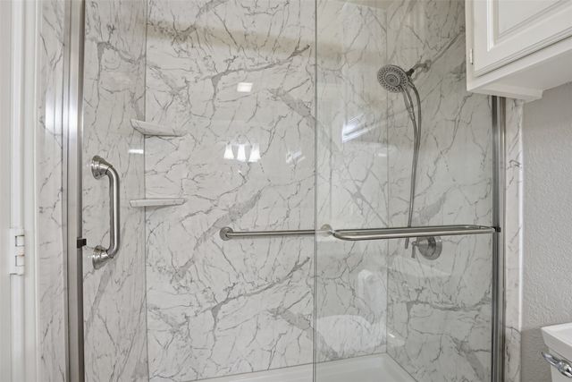 5845 Water Ridge Drive, Arlington, TX 76016