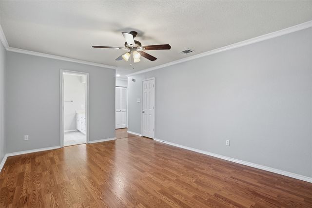 5845 Water Ridge Drive, Arlington, TX 76016