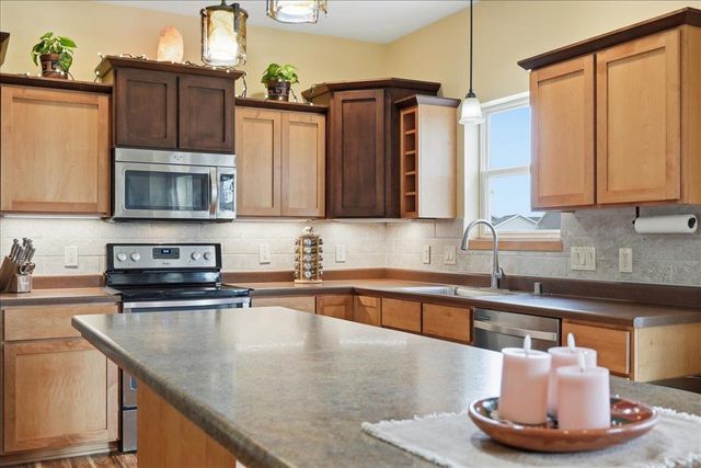 711 Cypress Court, Sun Prairie, WI 53590