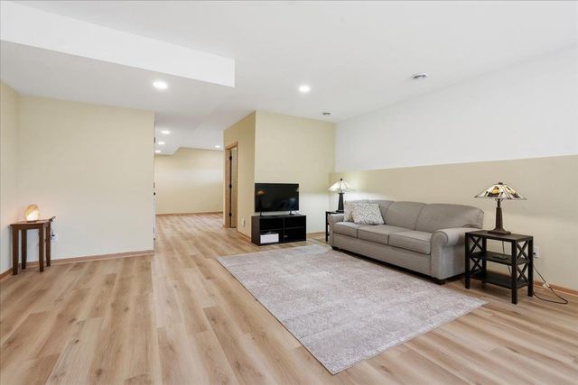 711 Cypress Court, Sun Prairie, WI 53590