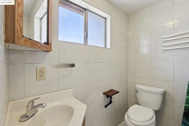 1822 40Th Ave, Oakland, CA 94601