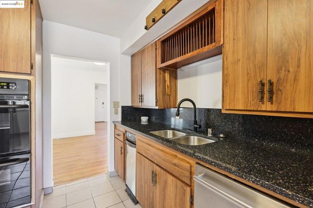 1822 40Th Ave, Oakland, CA 94601