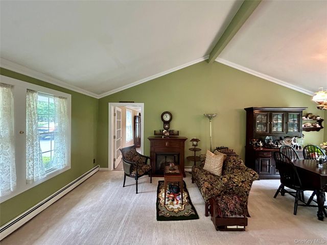54 Madeline Road, Ridge, NY 11961