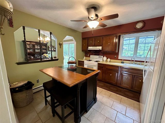 54 Madeline Road, Ridge, NY 11961