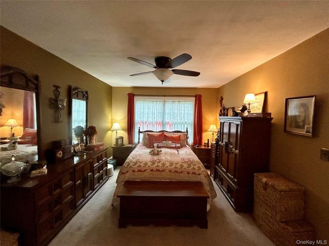 54 Madeline Road, Ridge, NY 11961