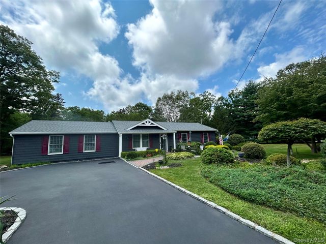 54 Madeline Road, Ridge, NY 11961