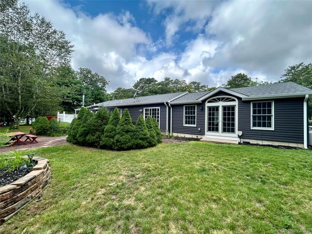 54 Madeline Road, Ridge, NY 11961
