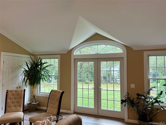 54 Madeline Road, Ridge, NY 11961