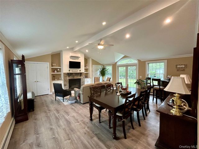 54 Madeline Road, Ridge, NY 11961