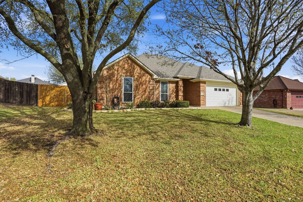 1616 Shelley Lane, Cleburne, TX 76033