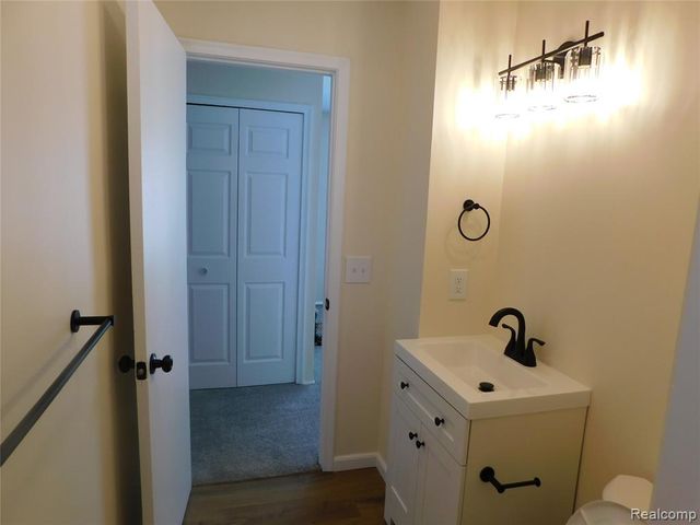 2727 Eaton Place, Flint, MI 48506