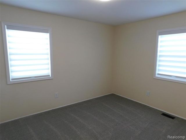 2727 Eaton Place, Flint, MI 48506