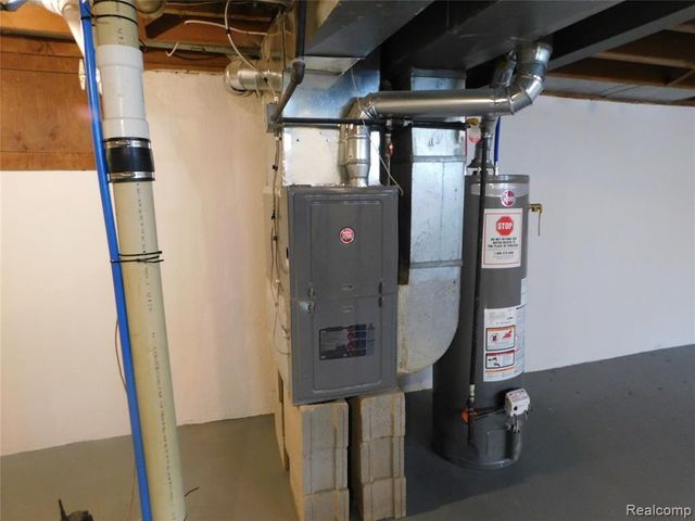 2727 Eaton Place, Flint, MI 48506