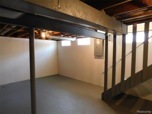 2727 Eaton Place, Flint, MI 48506