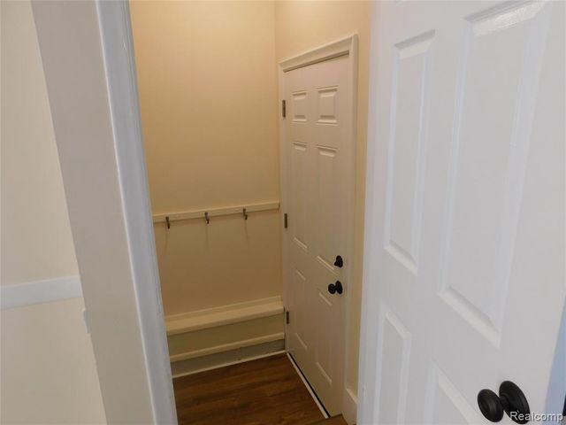 2727 Eaton Place, Flint, MI 48506