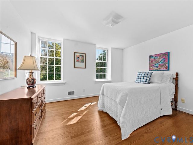 16 E Doverland Ct, Henrico, VA 23229