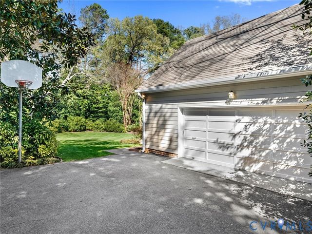 16 E Doverland Ct, Henrico, VA 23229