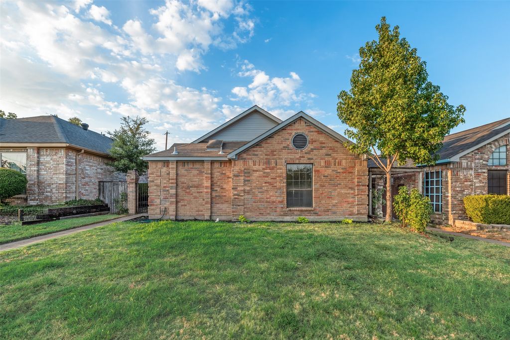 2525 W Oakdale Road, Irving, TX 75060 — exterior