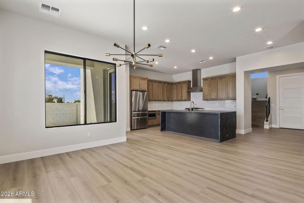 1303 E ORANGEWOOD Avenue, Phoenix, AZ 85020 — photo 2