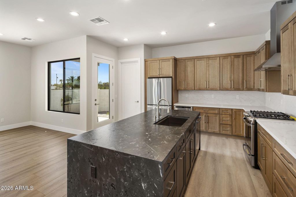 1303 E ORANGEWOOD Avenue, Phoenix, AZ 85020 — photo 3
