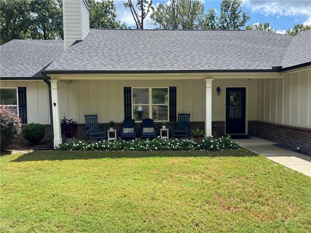 561 Oconee Lane, Commerce, GA 30529