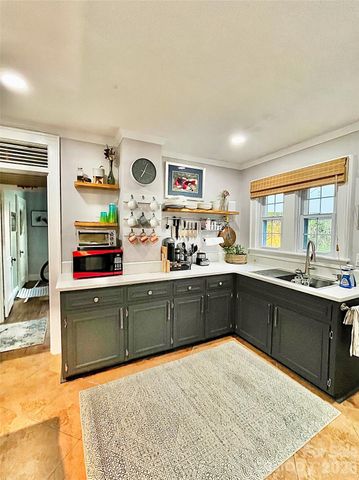 271 Brook Street, Waynesville, NC 28786