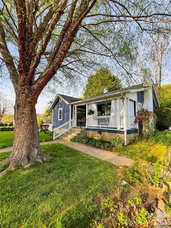 271 Brook Street, Waynesville, NC 28786
