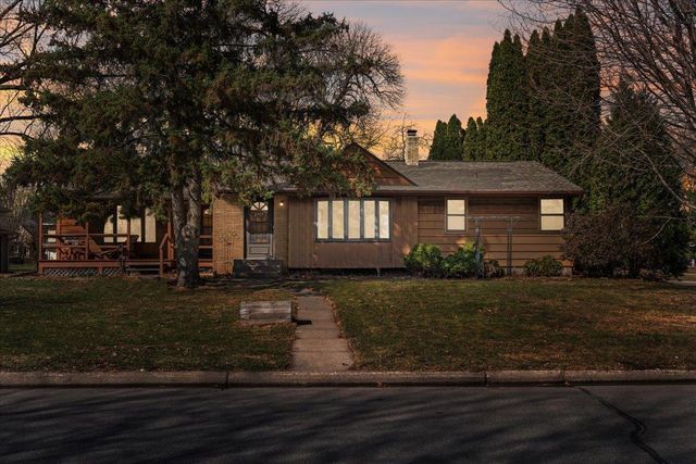 2755 Huron Street, Roseville, MN 55113