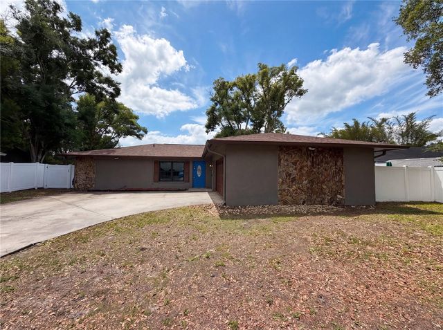 17621 MEADOWBRIDGE DRIVE, Lutz, FL 33549