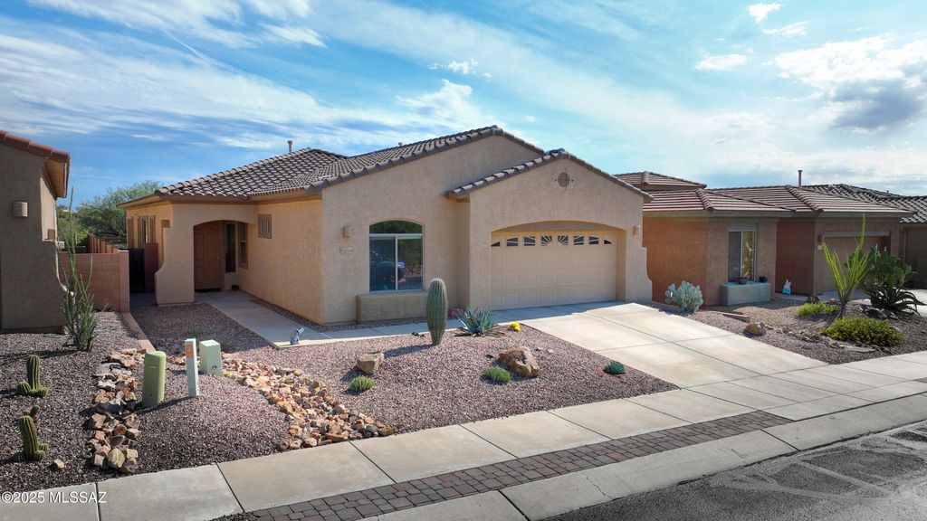 12554 N Gentle Rain Drive, Marana, AZ 85658