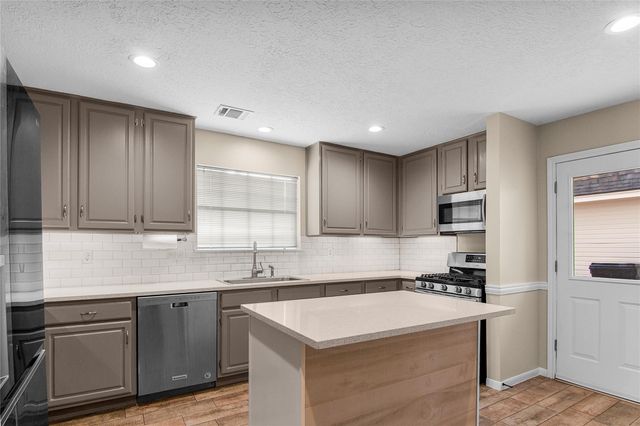 12503 Oakcroft Drive, Houston, TX 77070