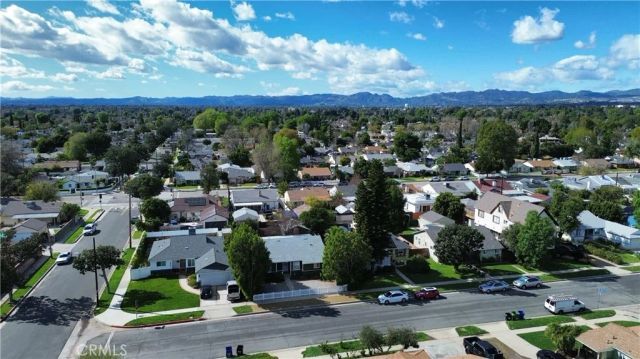 8009 Aldea, Lake Balboa, CA 91406