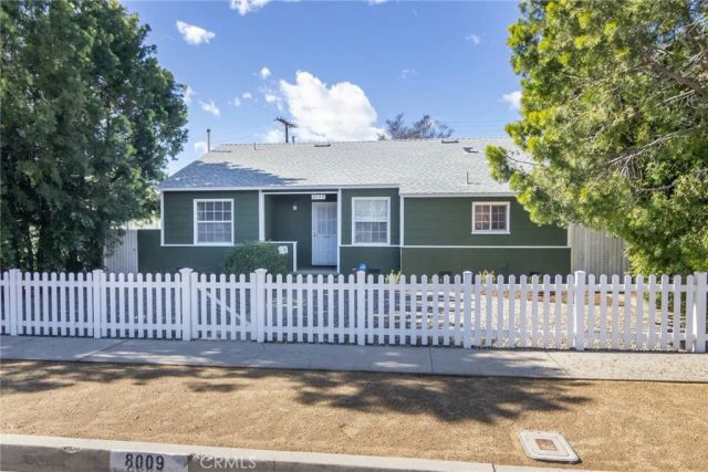 8009 Aldea, Lake Balboa, CA 91406