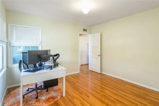 8009 Aldea, Lake Balboa, CA 91406