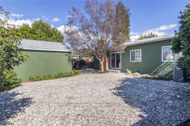 8009 Aldea, Lake Balboa, CA 91406