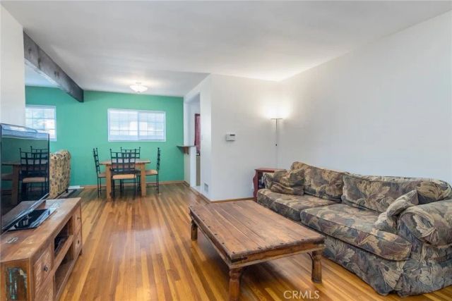 8009 Aldea, Lake Balboa, CA 91406