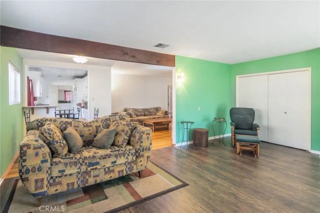 8009 Aldea, Lake Balboa, CA 91406