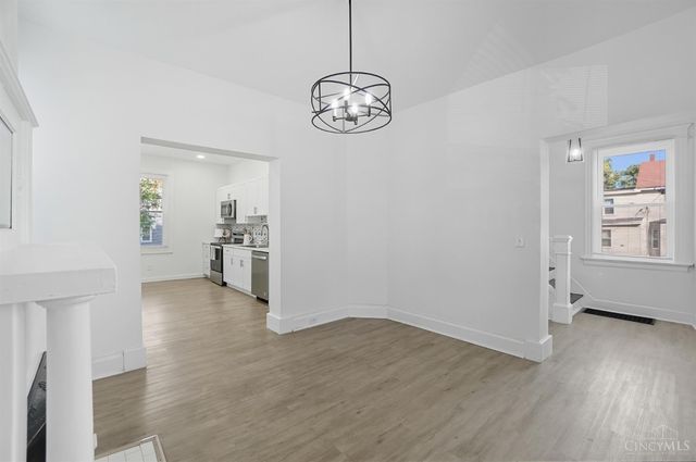 3475 Woodburn Avenue, Cincinnati, OH 45207