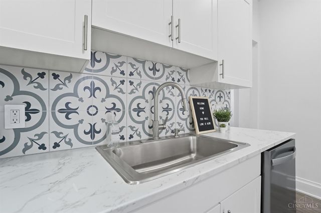 3475 Woodburn Avenue, Cincinnati, OH 45207