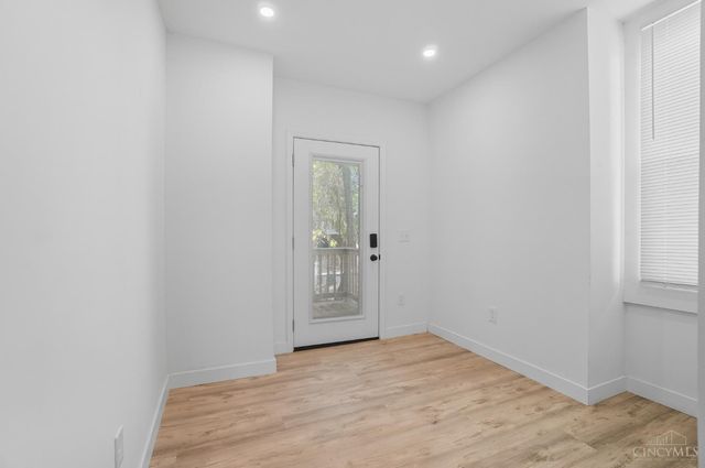 3475 Woodburn Avenue, Cincinnati, OH 45207