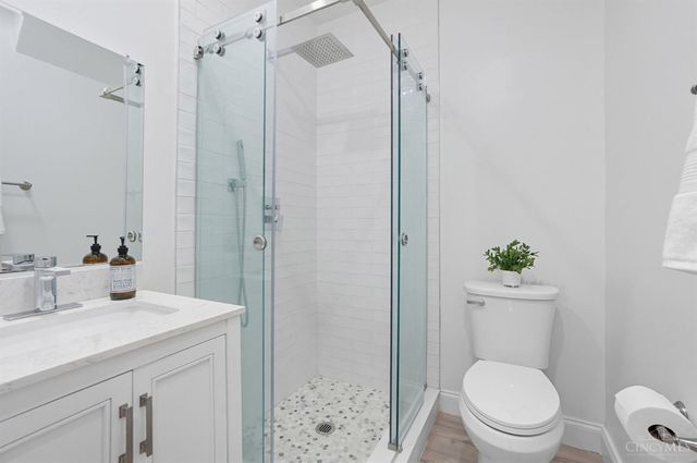 3475 Woodburn Avenue, Cincinnati, OH 45207