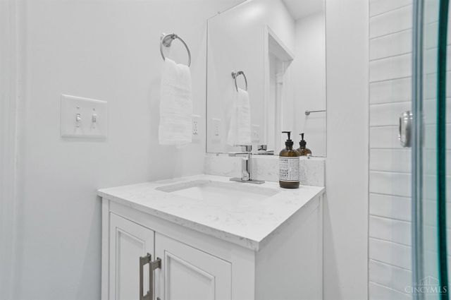 3475 Woodburn Avenue, Cincinnati, OH 45207