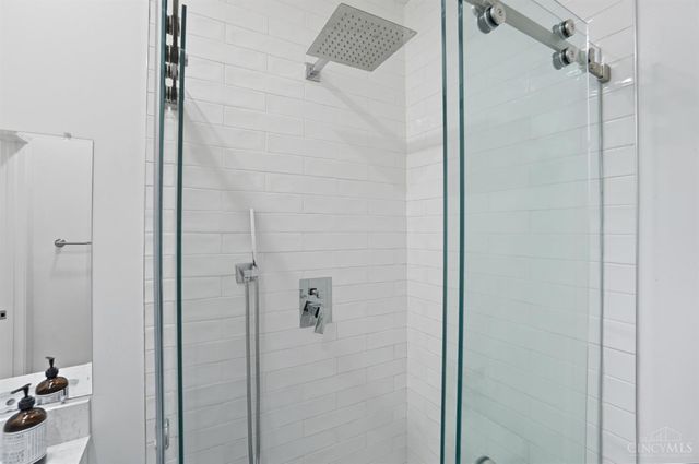 3475 Woodburn Avenue, Cincinnati, OH 45207