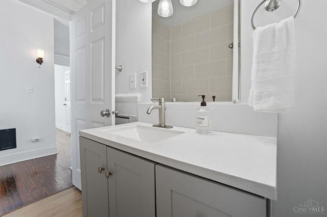 3475 Woodburn Avenue, Cincinnati, OH 45207