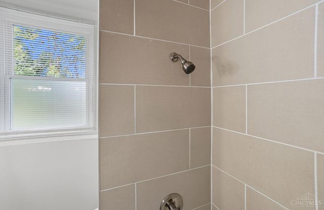 3475 Woodburn Avenue, Cincinnati, OH 45207