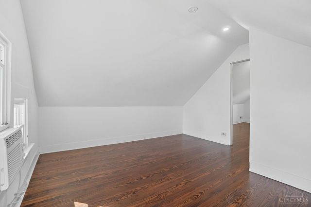 3475 Woodburn Avenue, Cincinnati, OH 45207