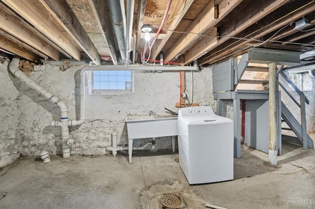 3475 Woodburn Avenue, Cincinnati, OH 45207