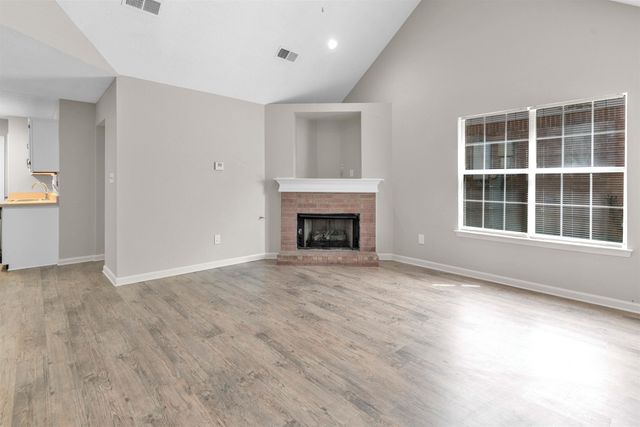 6676 WHITTEN PINE DR, Memphis, TN 38134