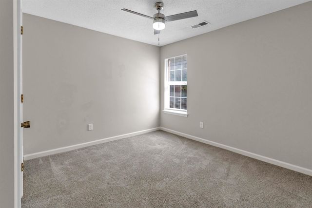 6676 WHITTEN PINE DR, Memphis, TN 38134